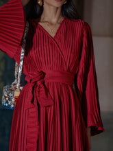 Load image into Gallery viewer, Belle