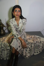 Load image into Gallery viewer, Greige