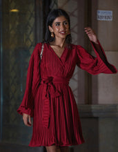 Load image into Gallery viewer, Belle