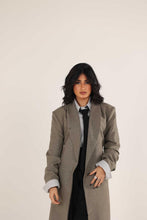 Load image into Gallery viewer, Essential long blazer