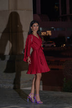 Load image into Gallery viewer, Belle