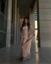 Load image into Gallery viewer, Crystal Bisht (Mauve)