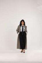 Load image into Gallery viewer, Essential long blazer
