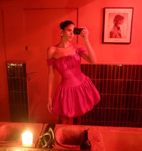 Load image into Gallery viewer, Bella (Red)
